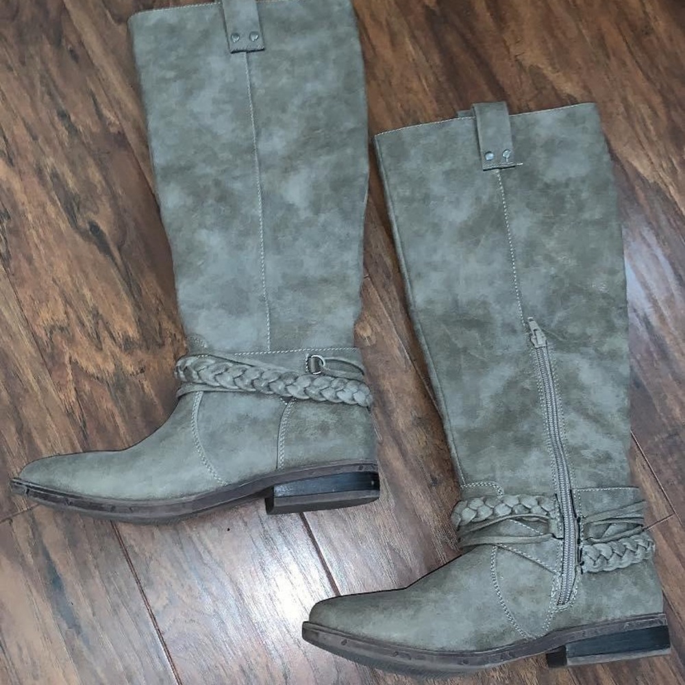 Rampage boots!